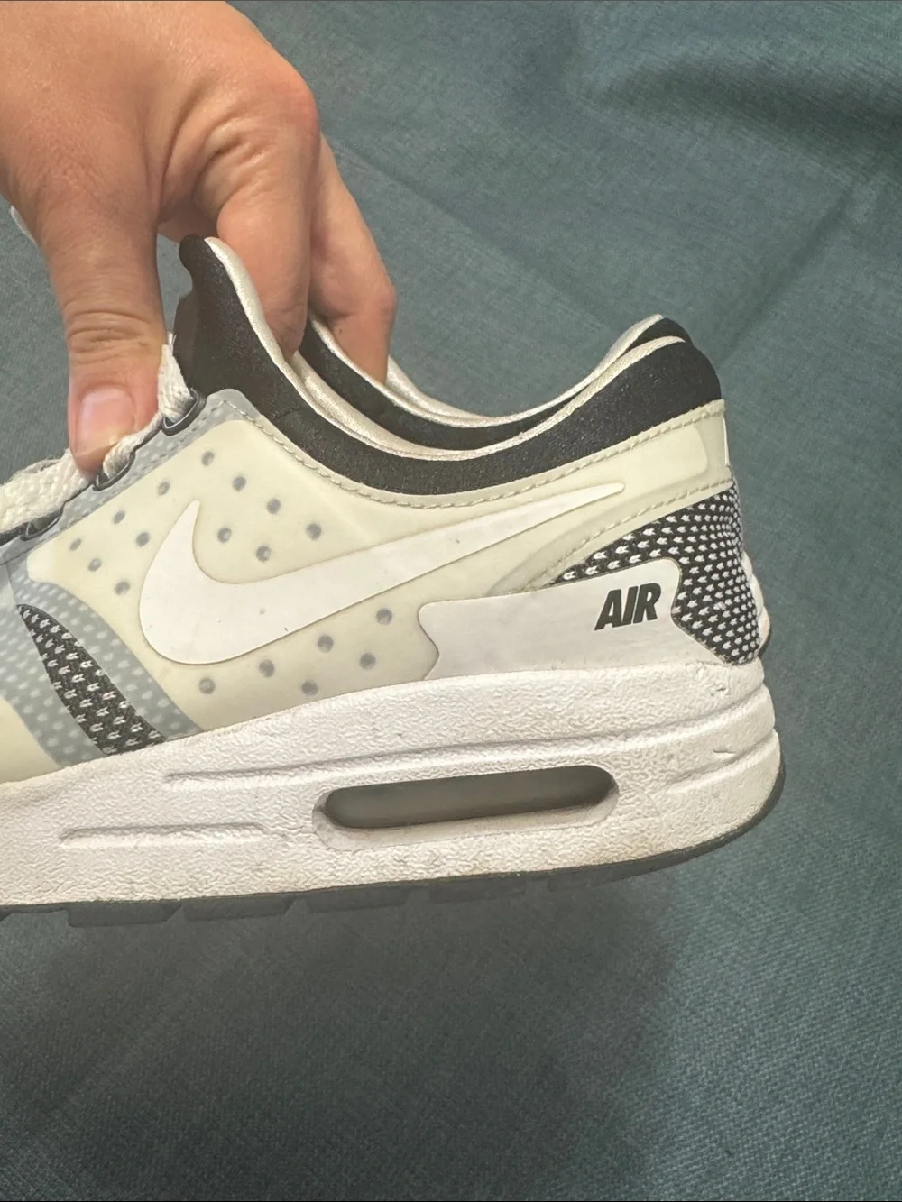Nike Air Max Zero Sneakers Size 5Y Cream and Black Mesh Material Oreo 881224-001